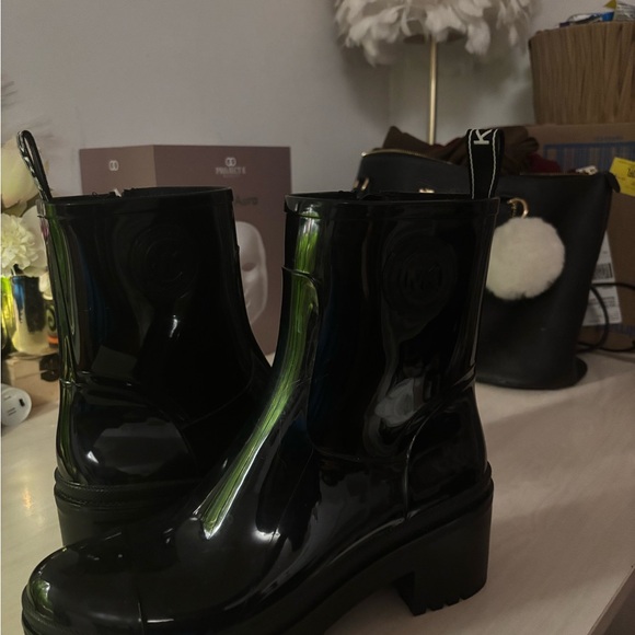 Michael Kors Glossy Black Women's Rain Boots - Picture 4 of 5